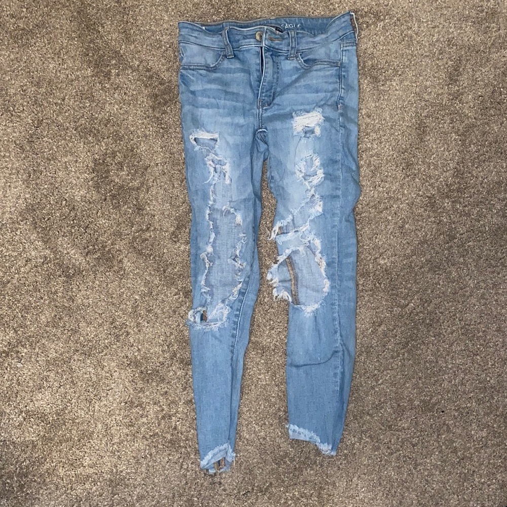 Light wash American eagle jeans